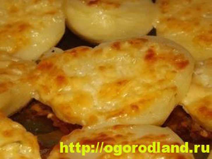 Запеченная картошка в духовке со сливочным маслом и сыром