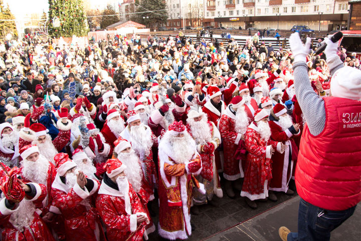 Главный Дед Мороз страны принял парад зимних волшебников в Солнечногорске
