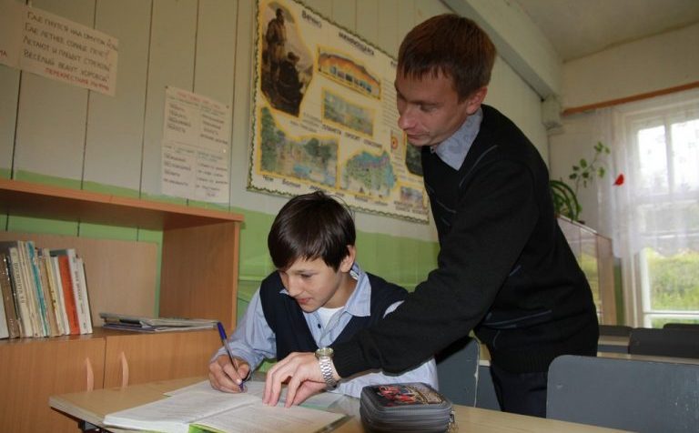 Переехавшим в село учителям заплатят до 2 млн рублей «подъемных»
