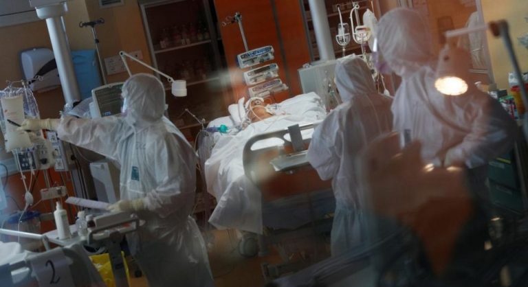 США вышли на первое место в мире по числу случаев заражения коронавирусом