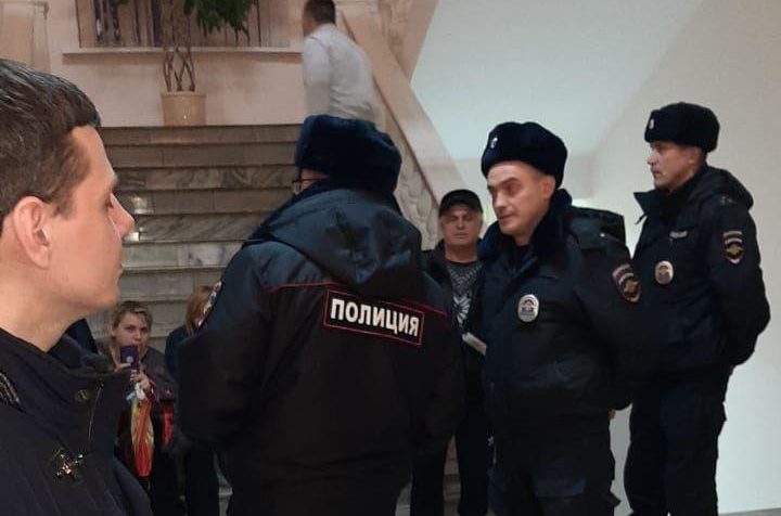 Дольщики ЖК задержаны полицией в здании администрации Химок