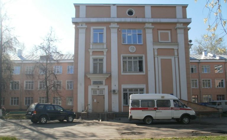 В подмосковной больнице пожаловались в ФСБ на заражение десятков медиков