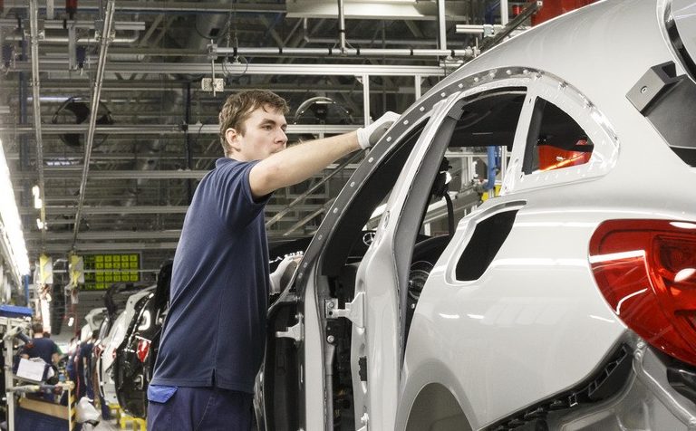 Производство на заводе Mercedes в Солнечногорске возобновится в апреле