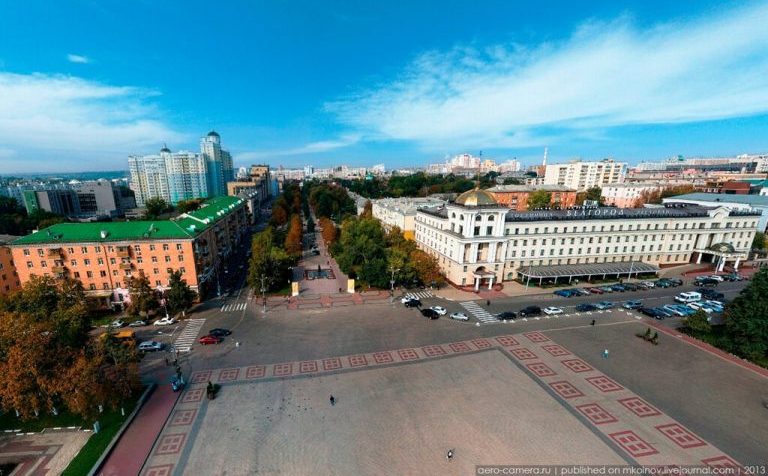 Какие российские города отказались от проведения парадов