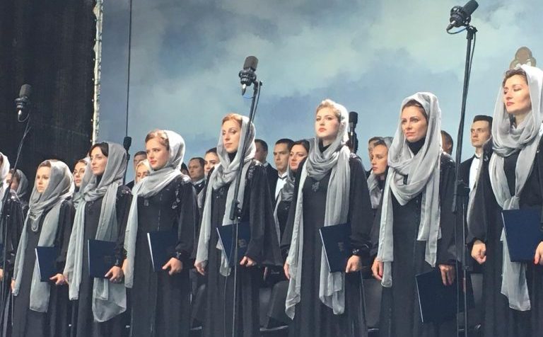 В Клину на Советской площади начался концерт духовной музыки