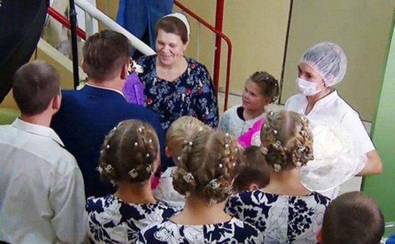 Жительница Подмосковья в 40 лет родила 14-го ребёнка