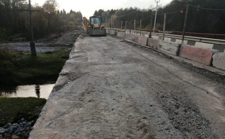 Соединяющий Ленинградское шоссе и «Алексинский карьер» мост отремонтируют
