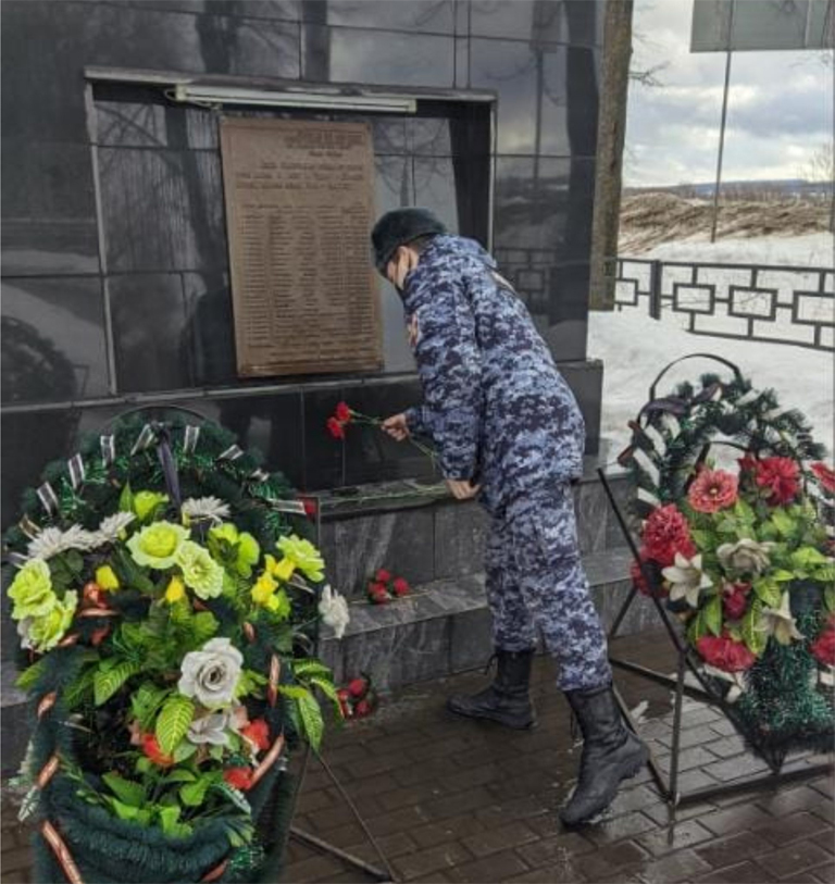 Клинские полицейские почтили память погибших на фронте