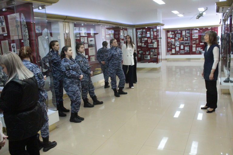 Клинские росгвардейцы посетили Музей войск национальной гвардии