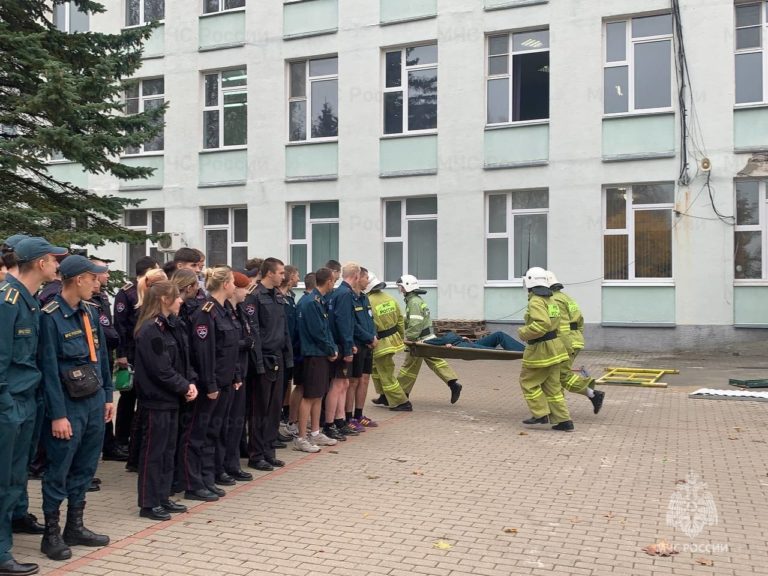 Тренировка по эвакуации персонала и обучающихся прошла в Клину